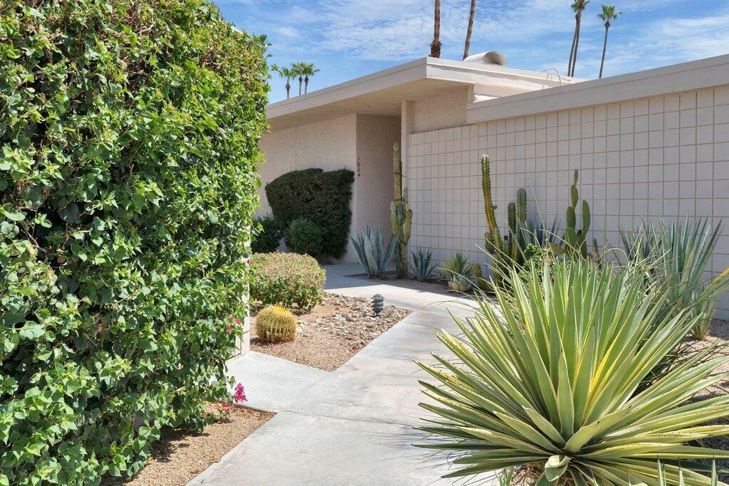 Property Photo: 72293 El Paseo 1604 CA 92260