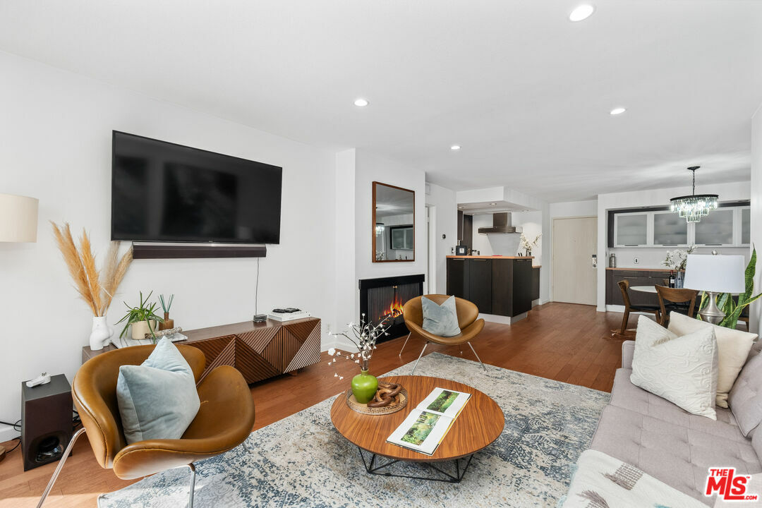 Property Photo: 1134 Alta Loma Rd 204 CA 90069