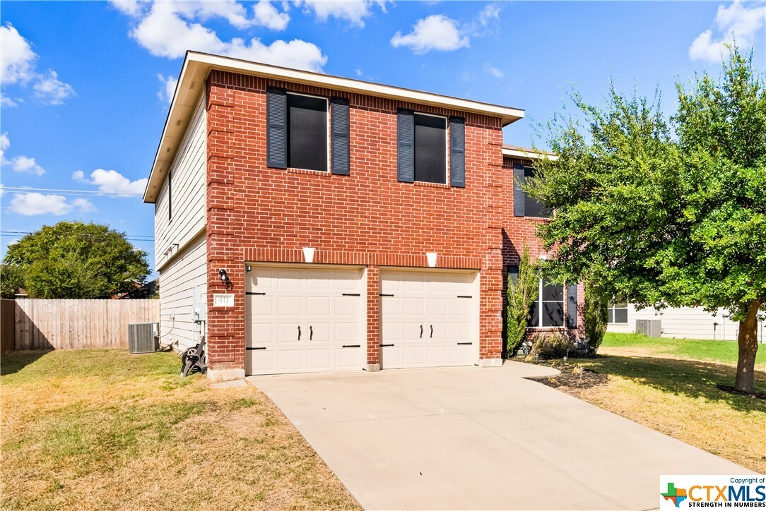 Property Photo: 411 E Little Dipper Drive TX 76542