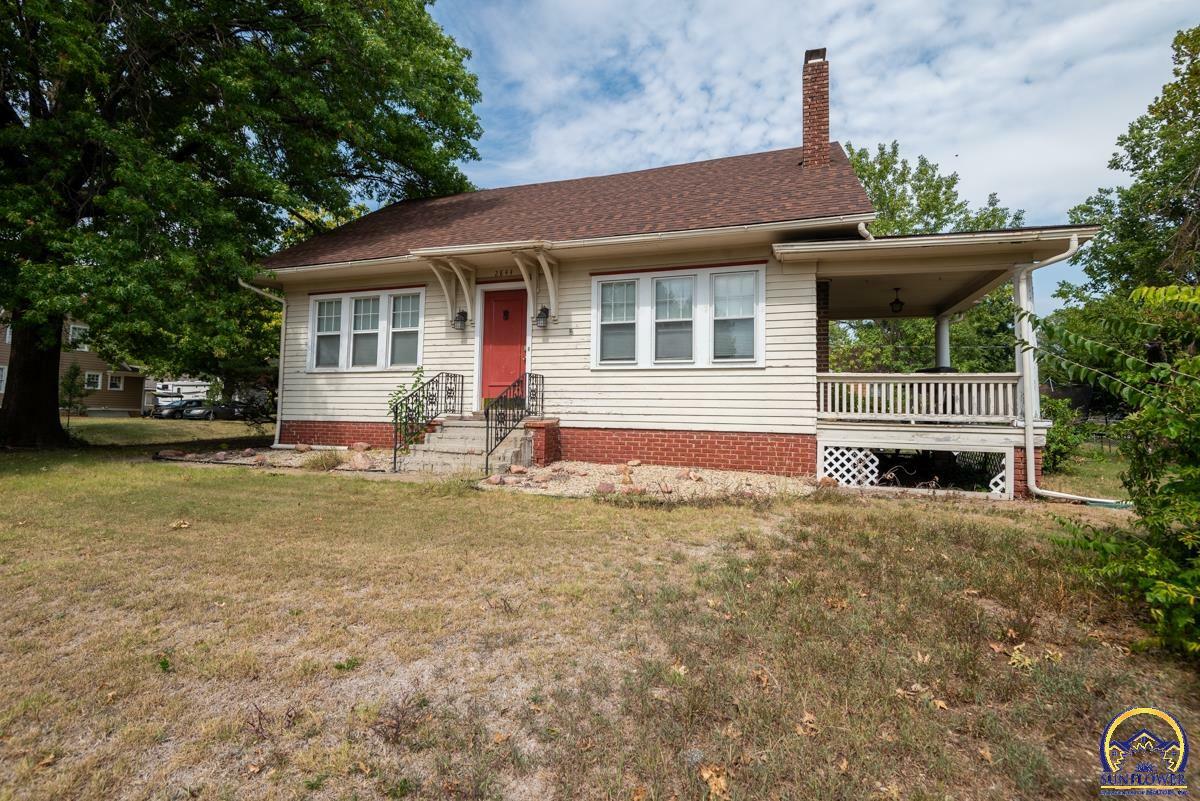 Property Photo:  2844 SE Ohio Ave  KS 66605 