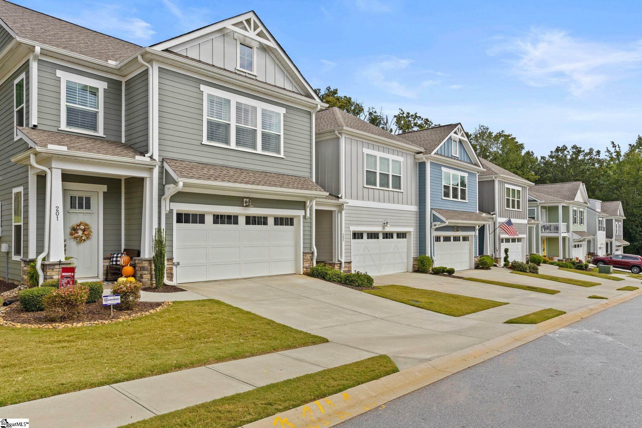 Property Photo: 203 Wrightwood Lane SC 29650