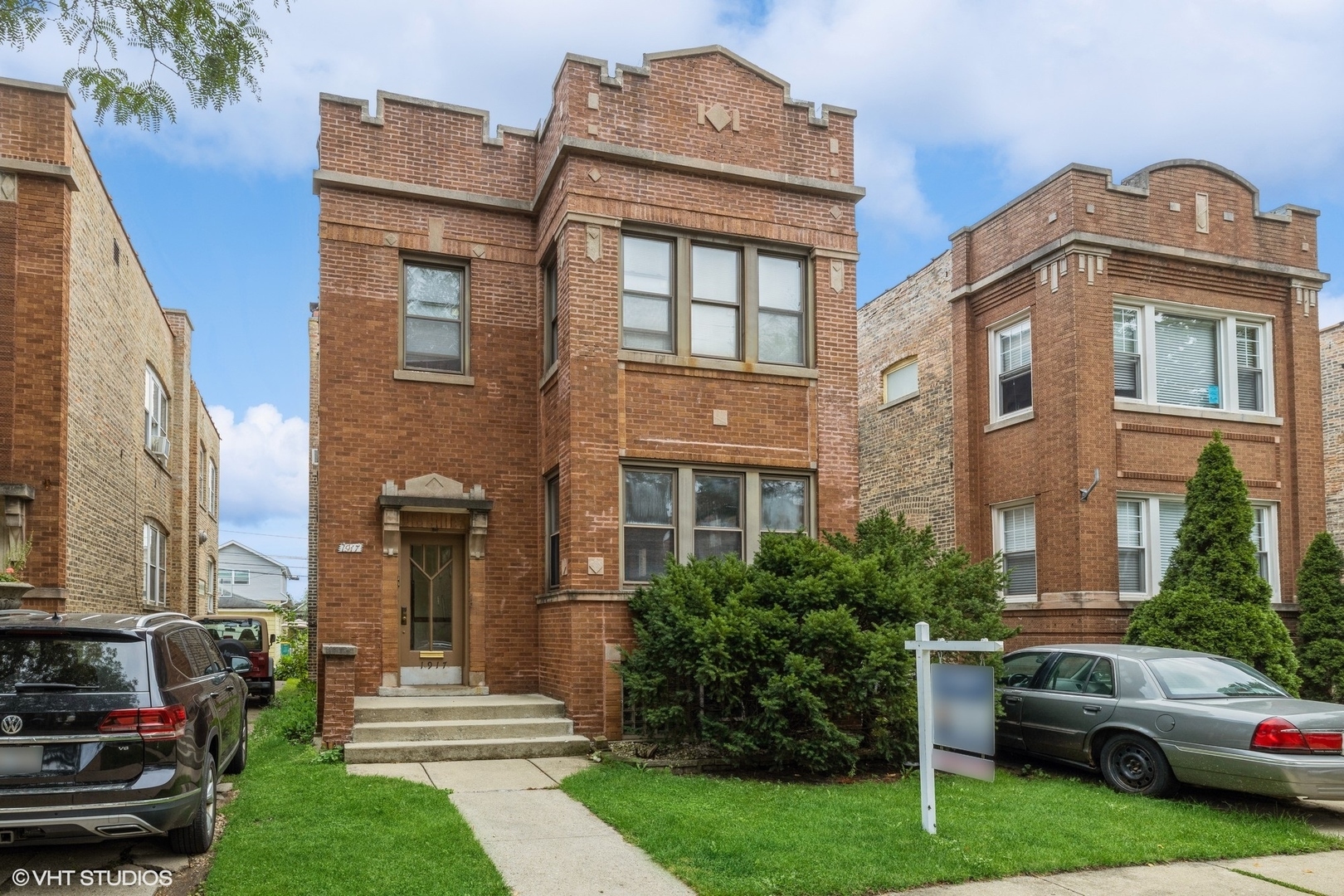 Property Photo:  1917 Clarence Avenue  IL 60402 