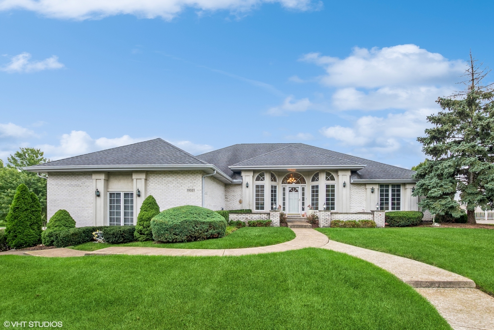 Property Photo:  11021 Fawn Creek Lane  IL 60467 