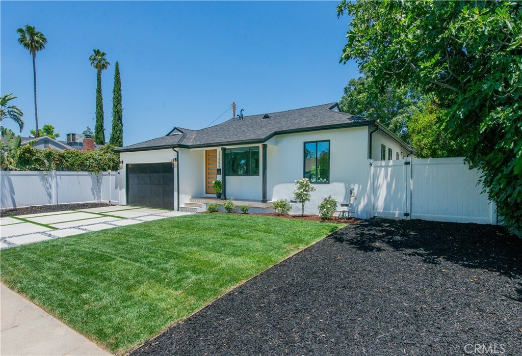 Property Photo:  17849 Duncan Street  CA 91316 