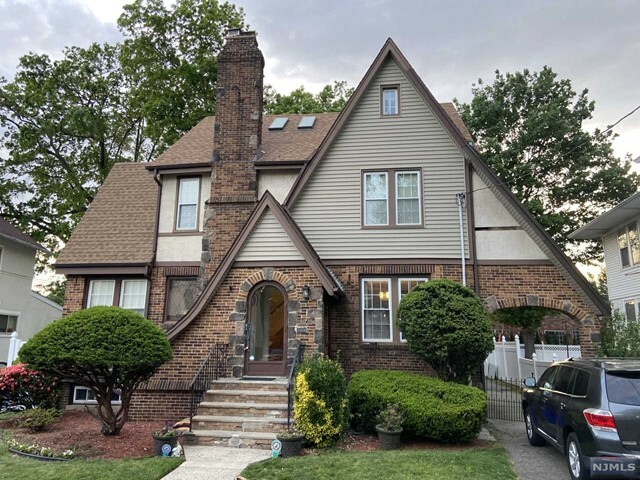 Property Photo: 1021 Kingsland Lane NJ 07024