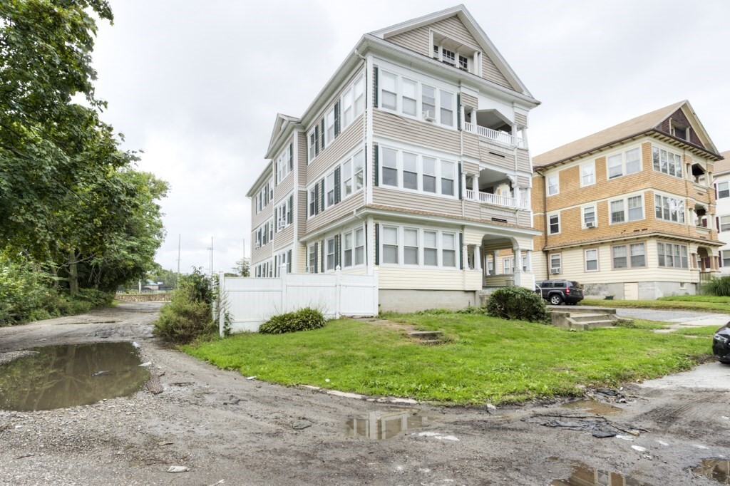 Property Photo:  39 Woodford St 3  MA 01604 