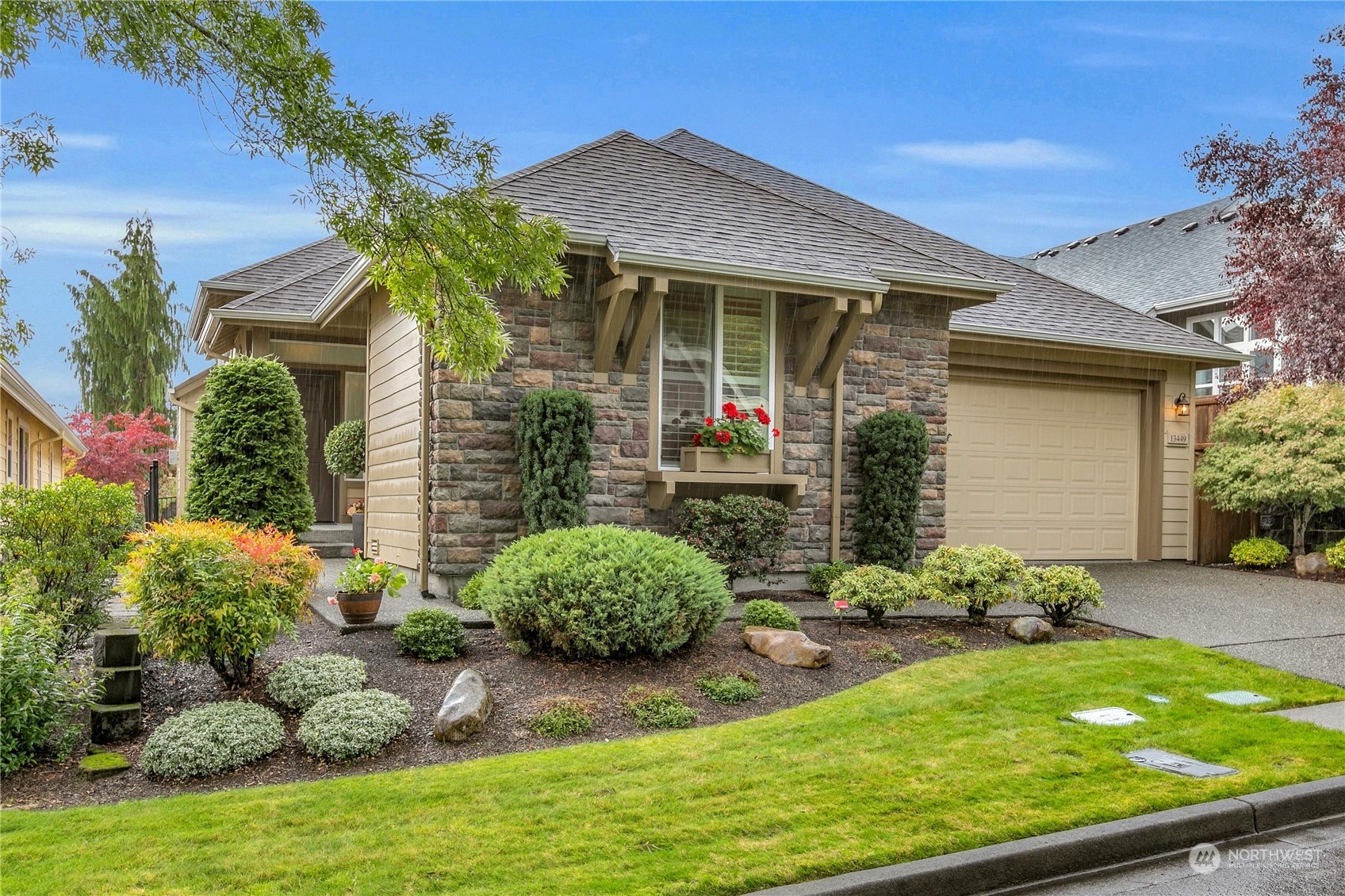 Property Photo: 13449 Mahonia Place NE WA 98053