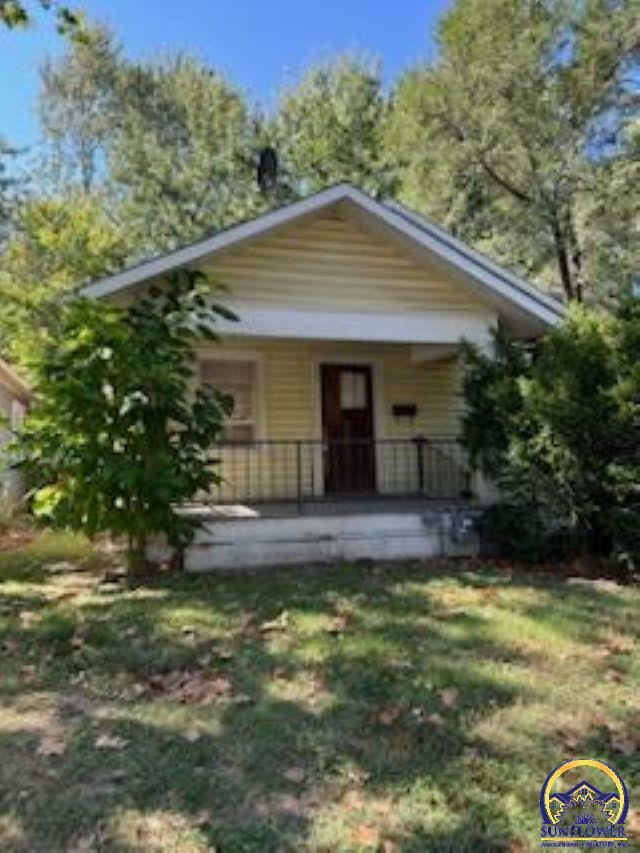 Property Photo:  1151 SW Washburn Ave  KS 66604 