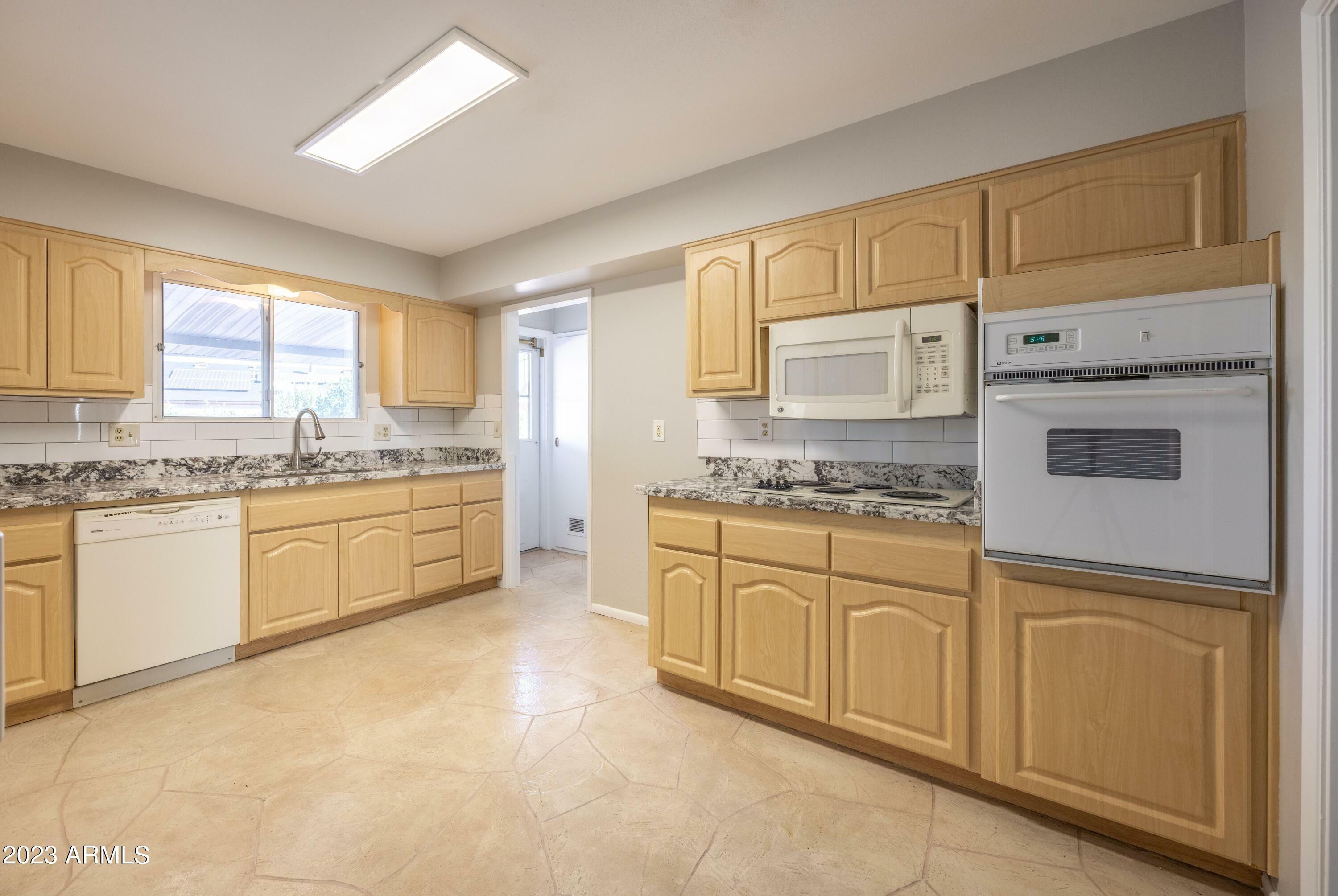 Property Photo:  10142 W Desert Hills Drive  AZ 85351 