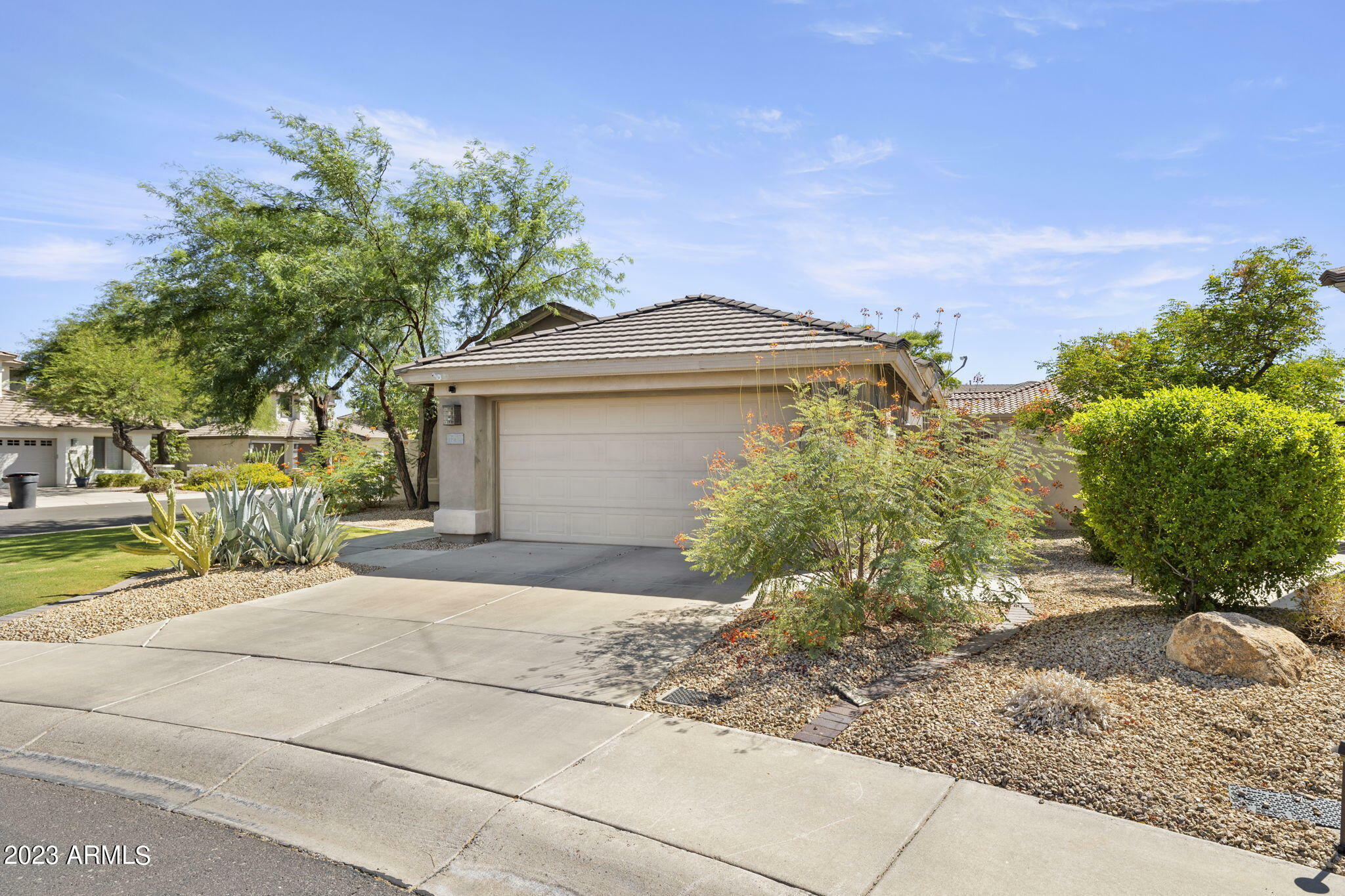 Property Photo:  7717 S La Rosa Drive  AZ 85284 