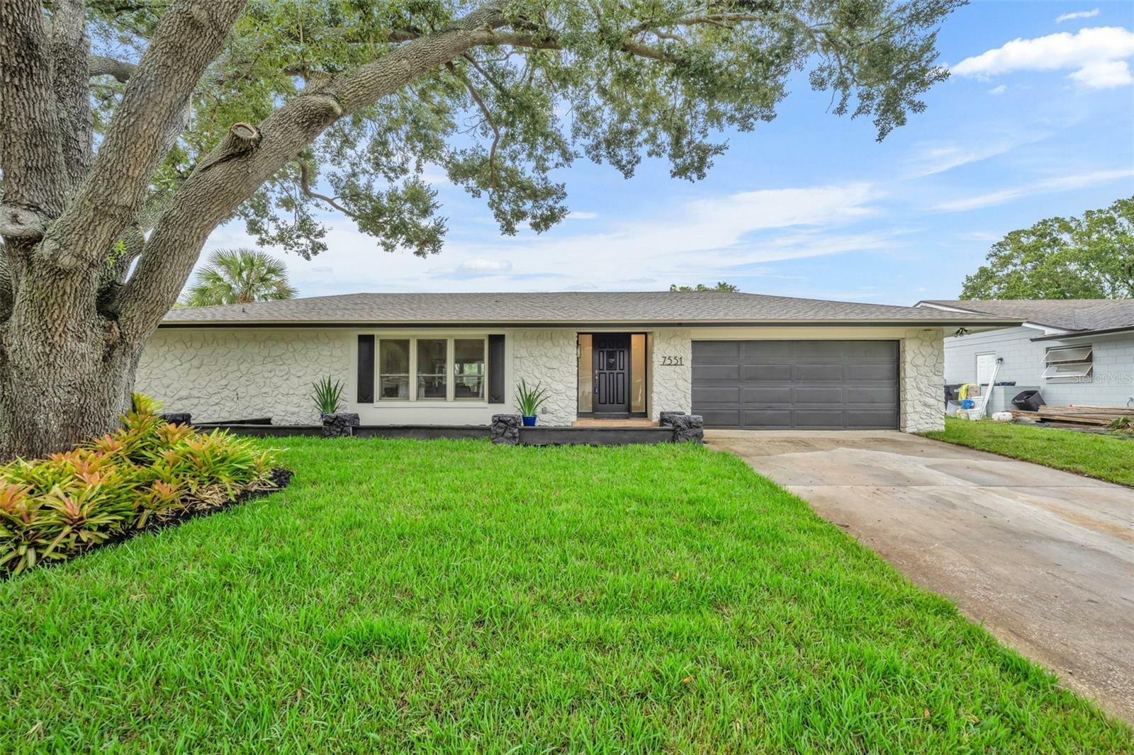 Property Photo: 7551 Bent Bow Trail FL 32792