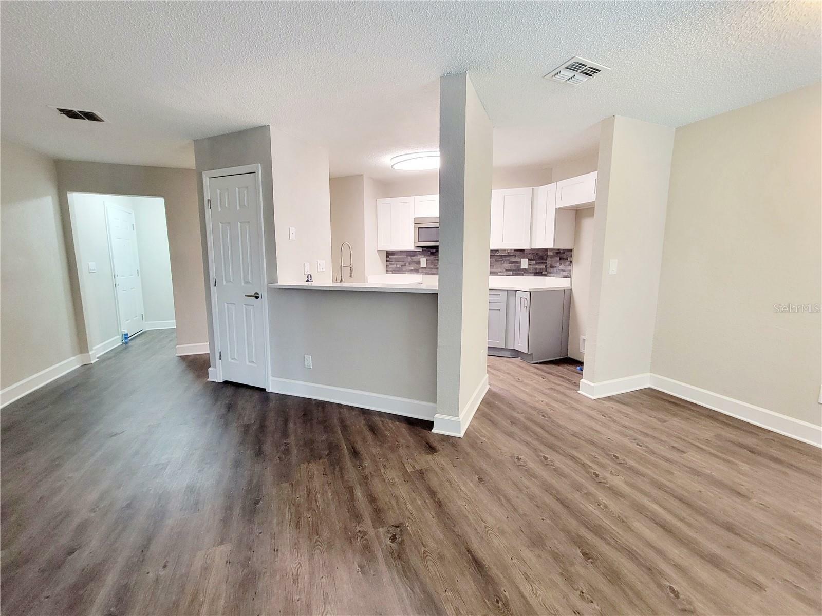 Property Photo:  2552 Woodgate Boulevard 102  FL 32822 