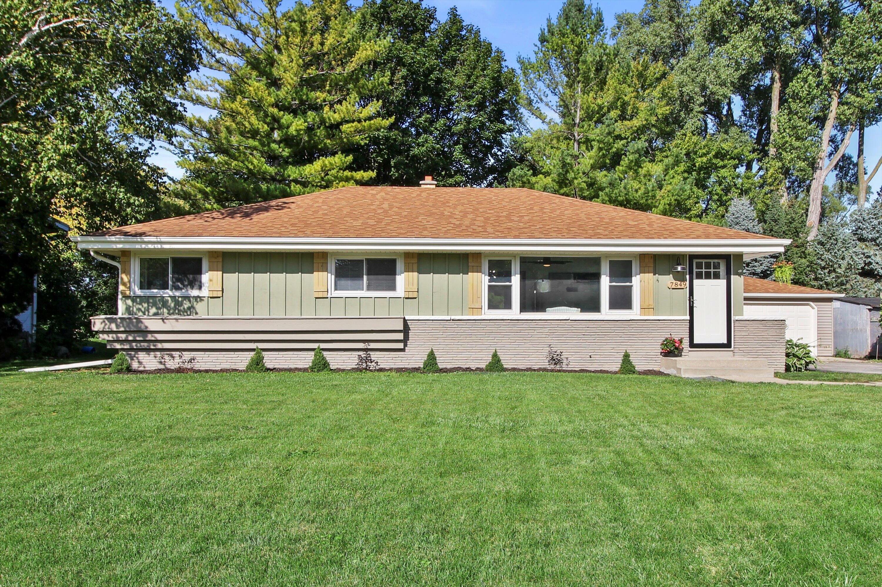 Property Photo:  7849 N Link Pl  WI 53223 