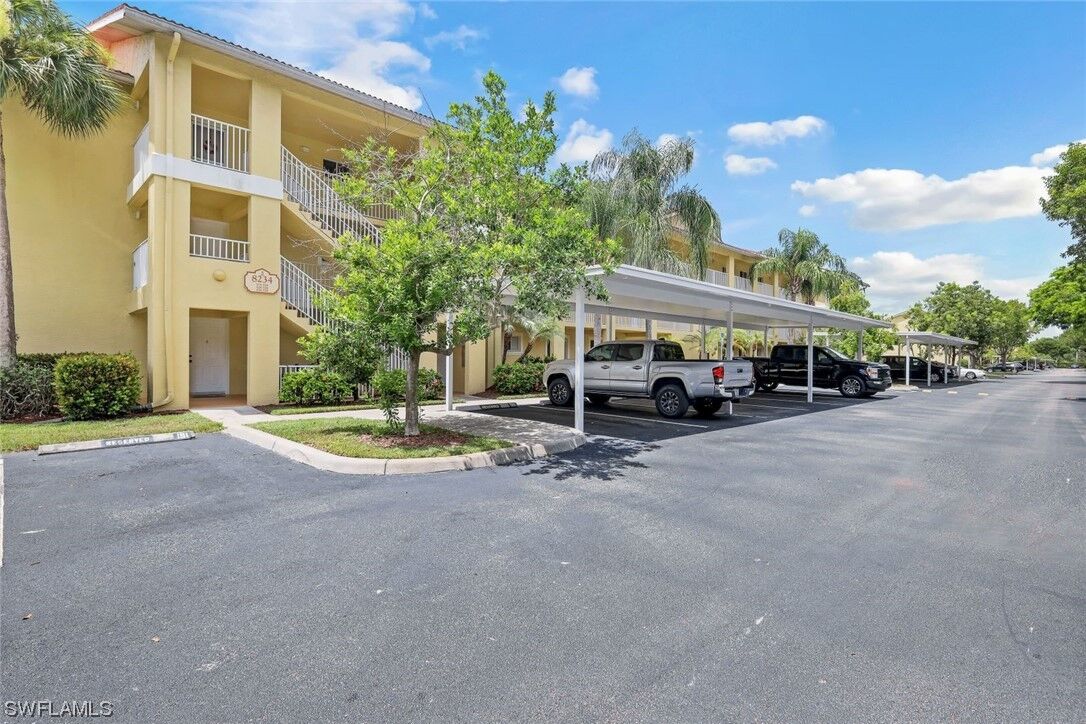 Property Photo: 8234 Key Royal Circle 524 FL 34119