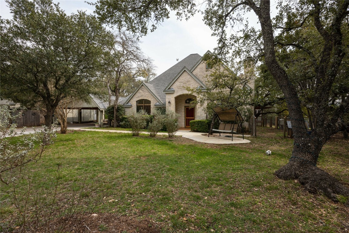 Property Photo:  300 Canyon Oaks Drive  TX 78676 