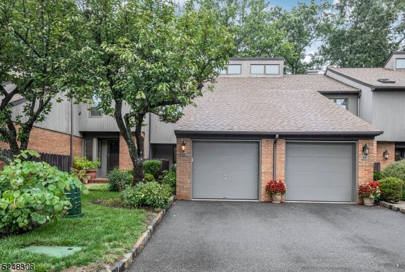 Property Photo:  68 Keats Way 68  NJ 07960 