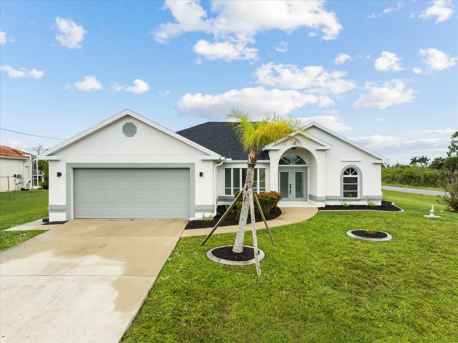 Property Photo: 15447 Greenwood Avenue FL 33981