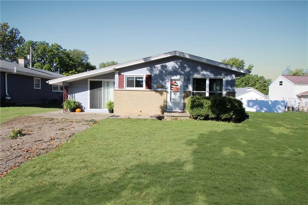 Property Photo:  1408 13th Street   61920 