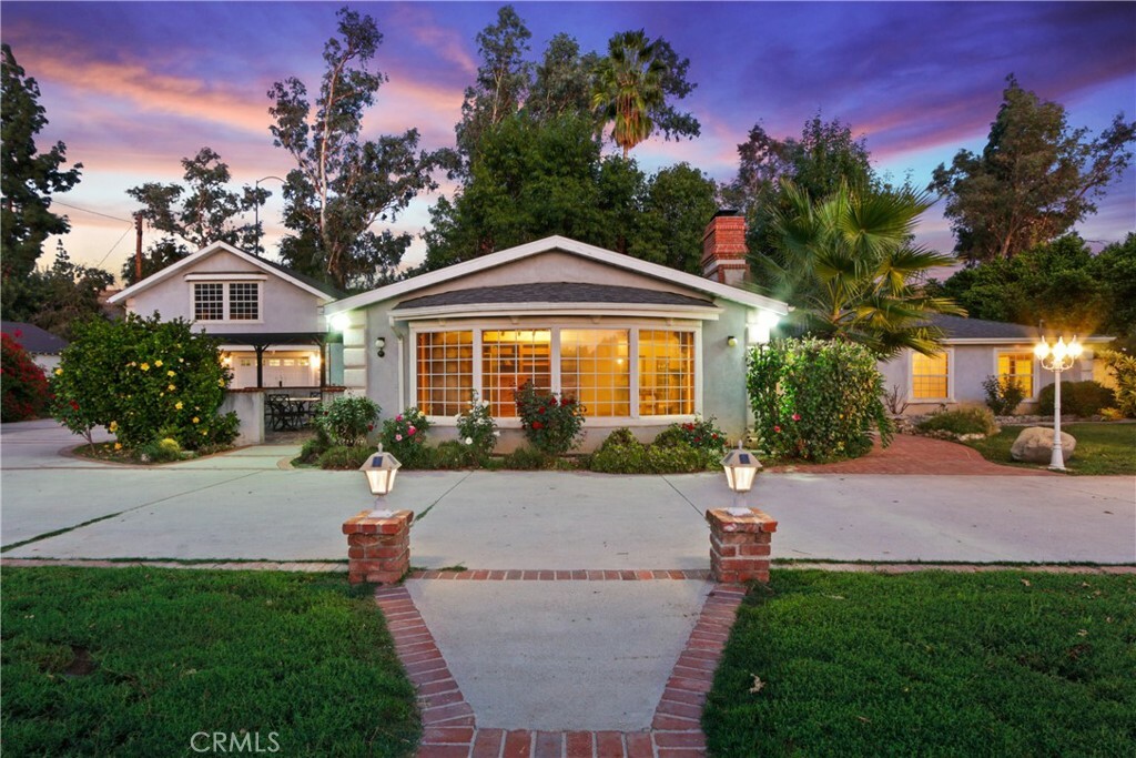 Property Photo:  9206 Aqueduct Avenue  CA 91343 