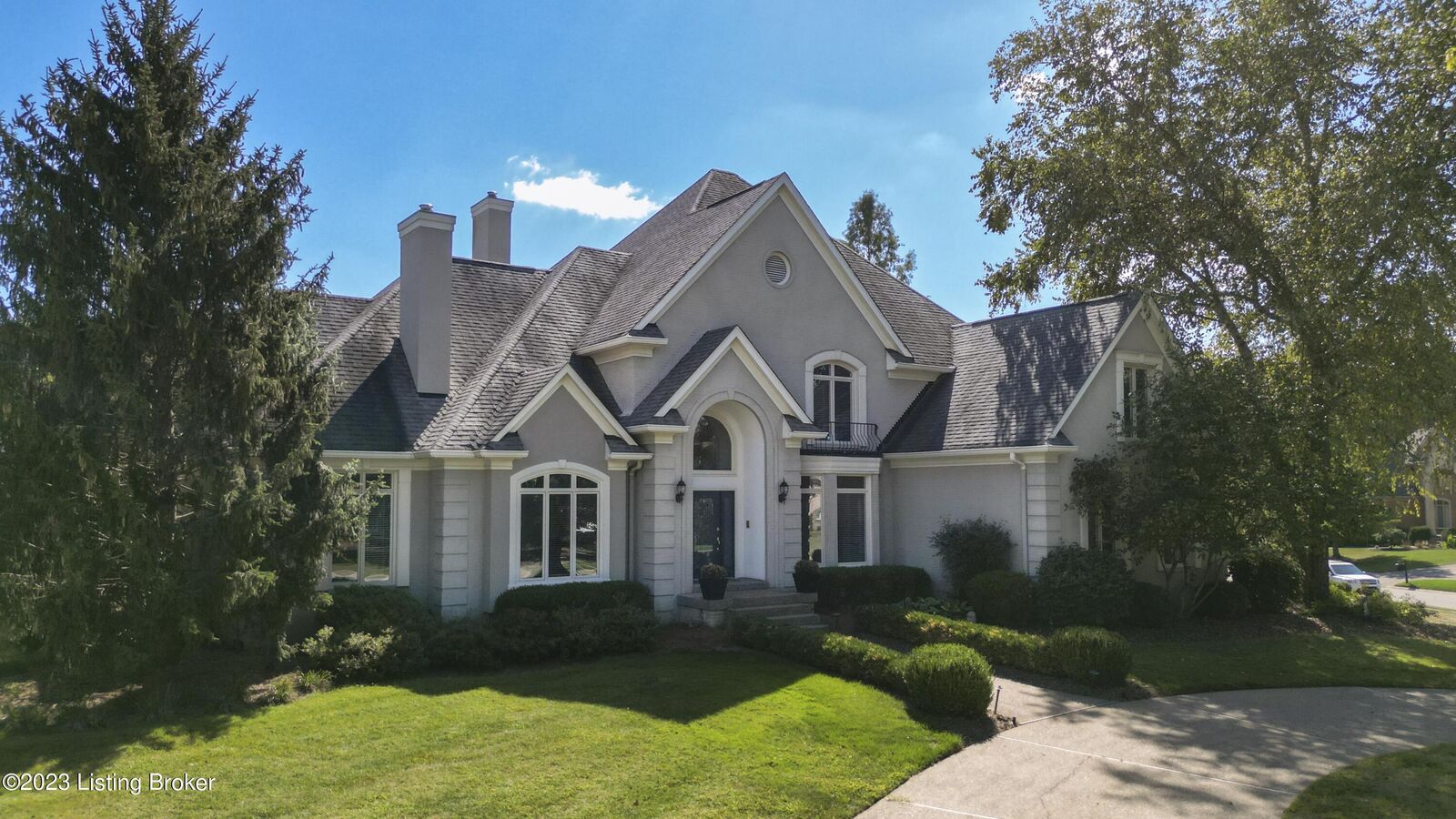 Property Photo: 7421 Wycliffe Dr KY 40059