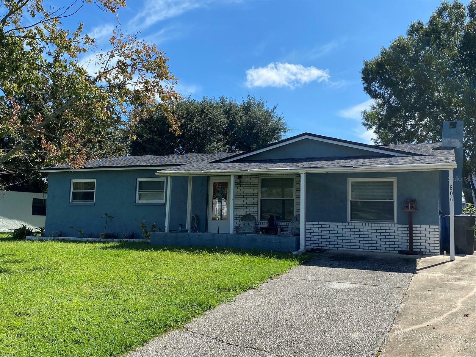 Property Photo:  806 Papaya Drive  FL 33619 