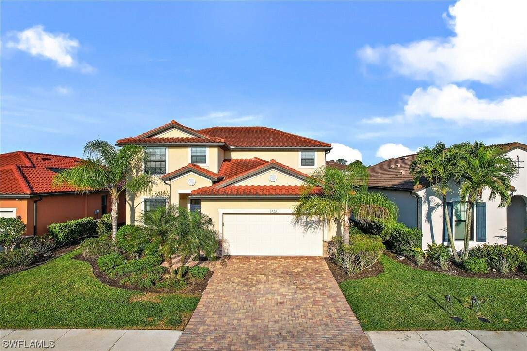 Property Photo:  1578 Parnell Court  FL 34113 