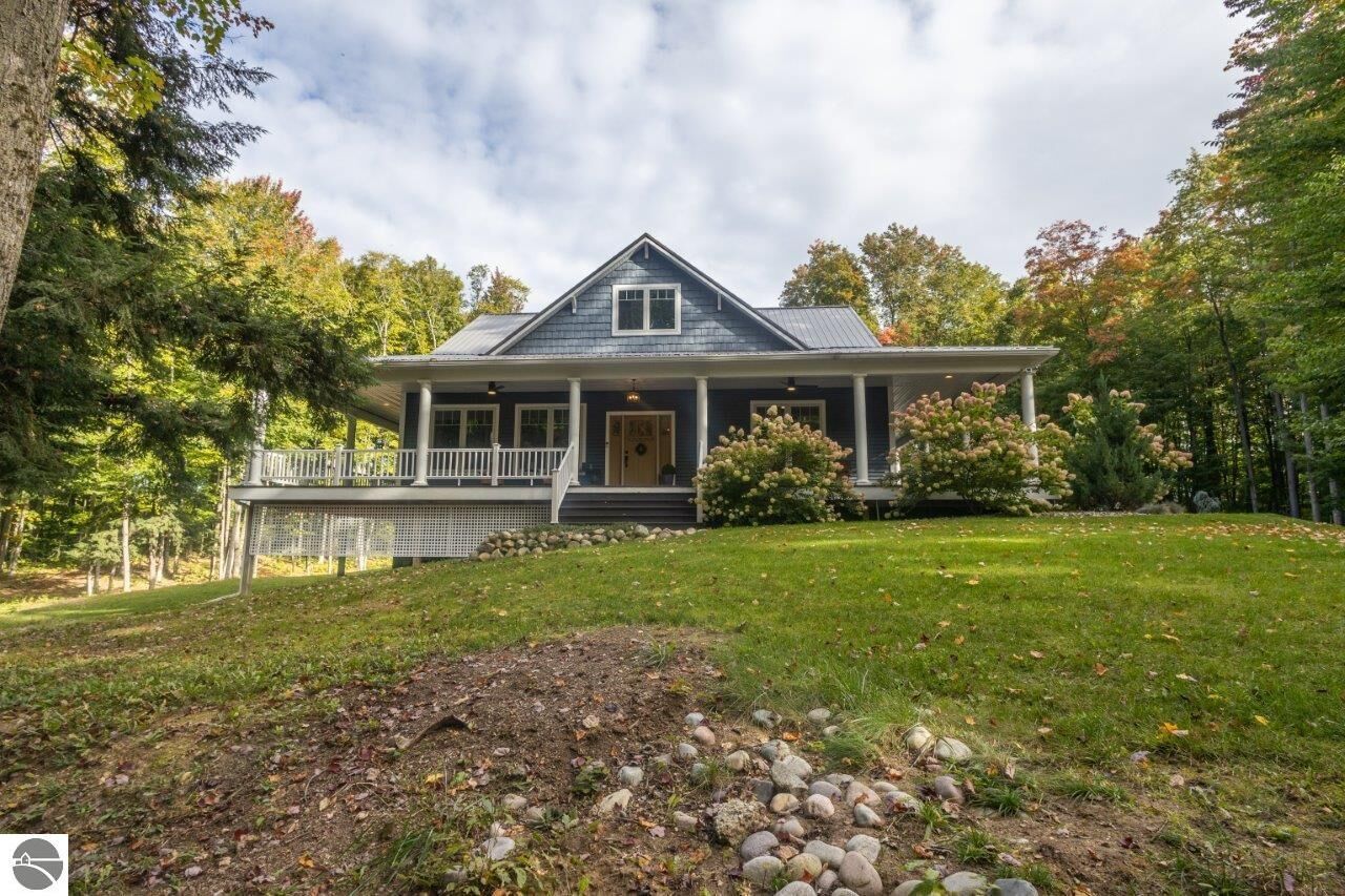 Property Photo: 944 W Barratt Road MI 49649