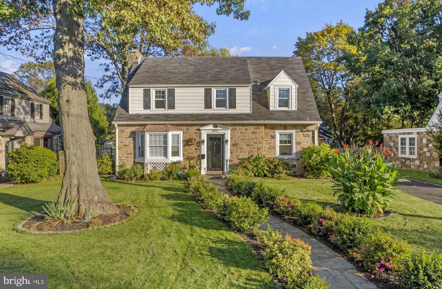 Property Photo: 8345 Roberts Road PA 19027