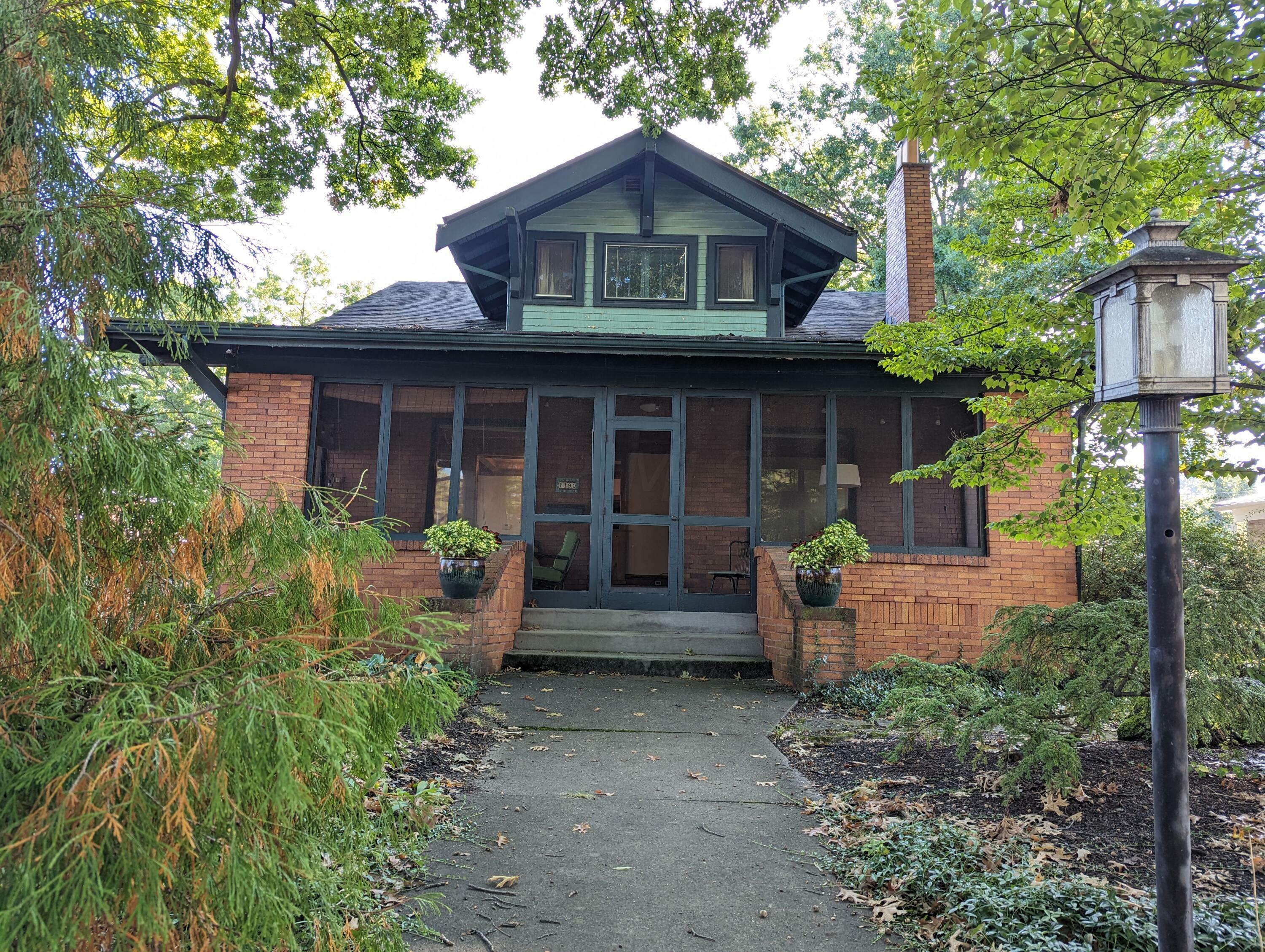 Property Photo:  1190 Ashland Avenue  OH 43212 