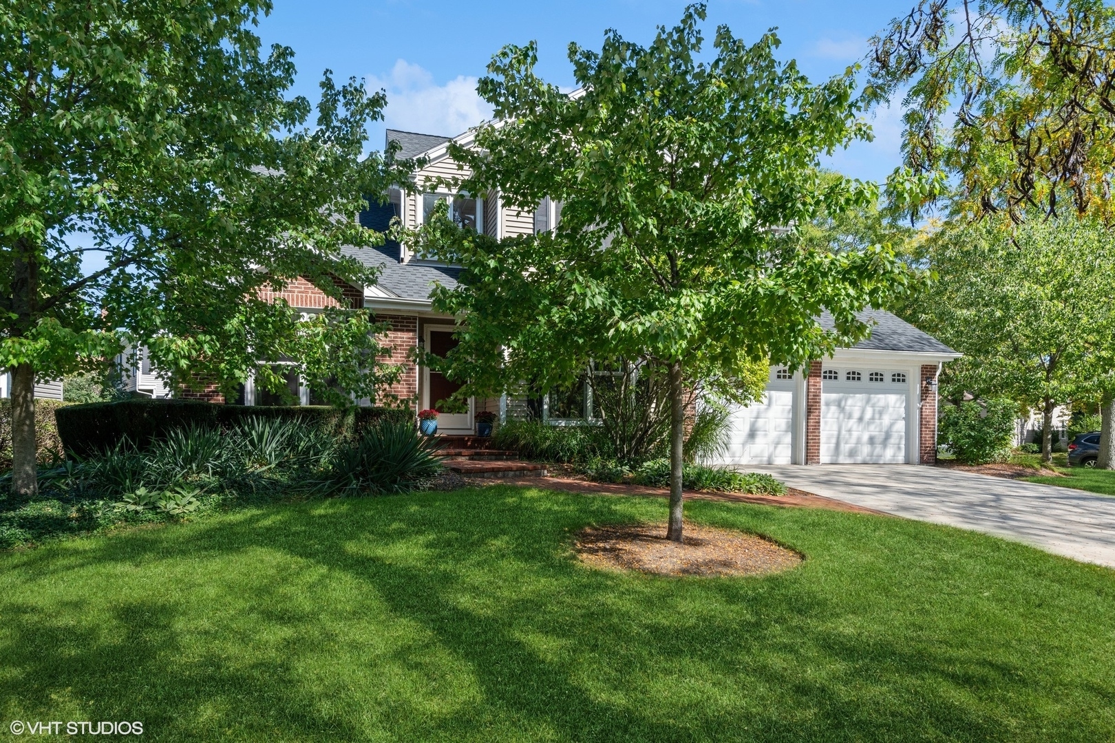Property Photo: 1040 Dearborn Lane IL 60061