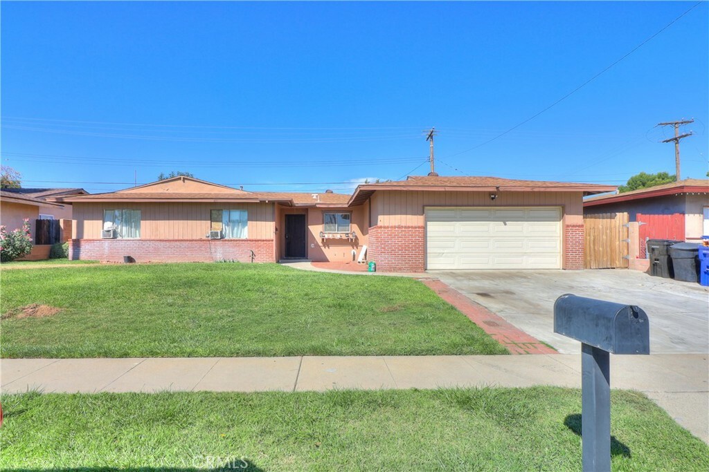 Property Photo:  320 W Heather  CA 92376 