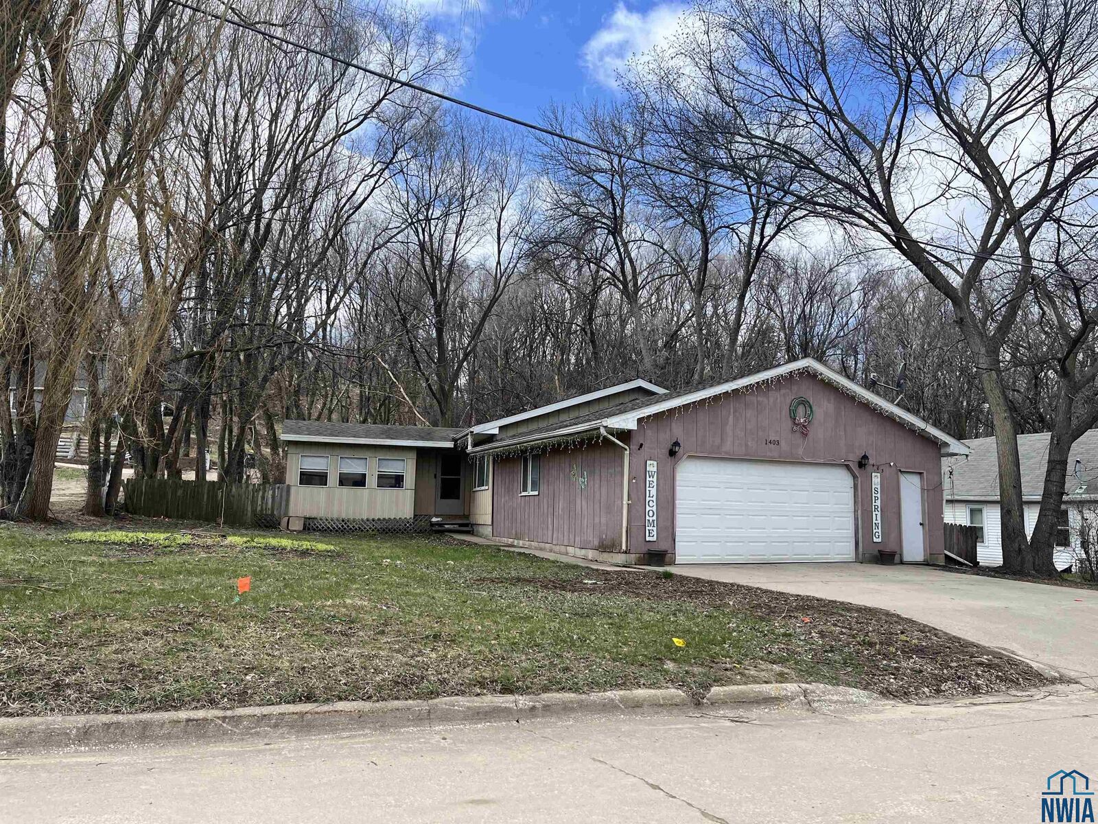 Property Photo: 1403 Carlin Ave IA 51105