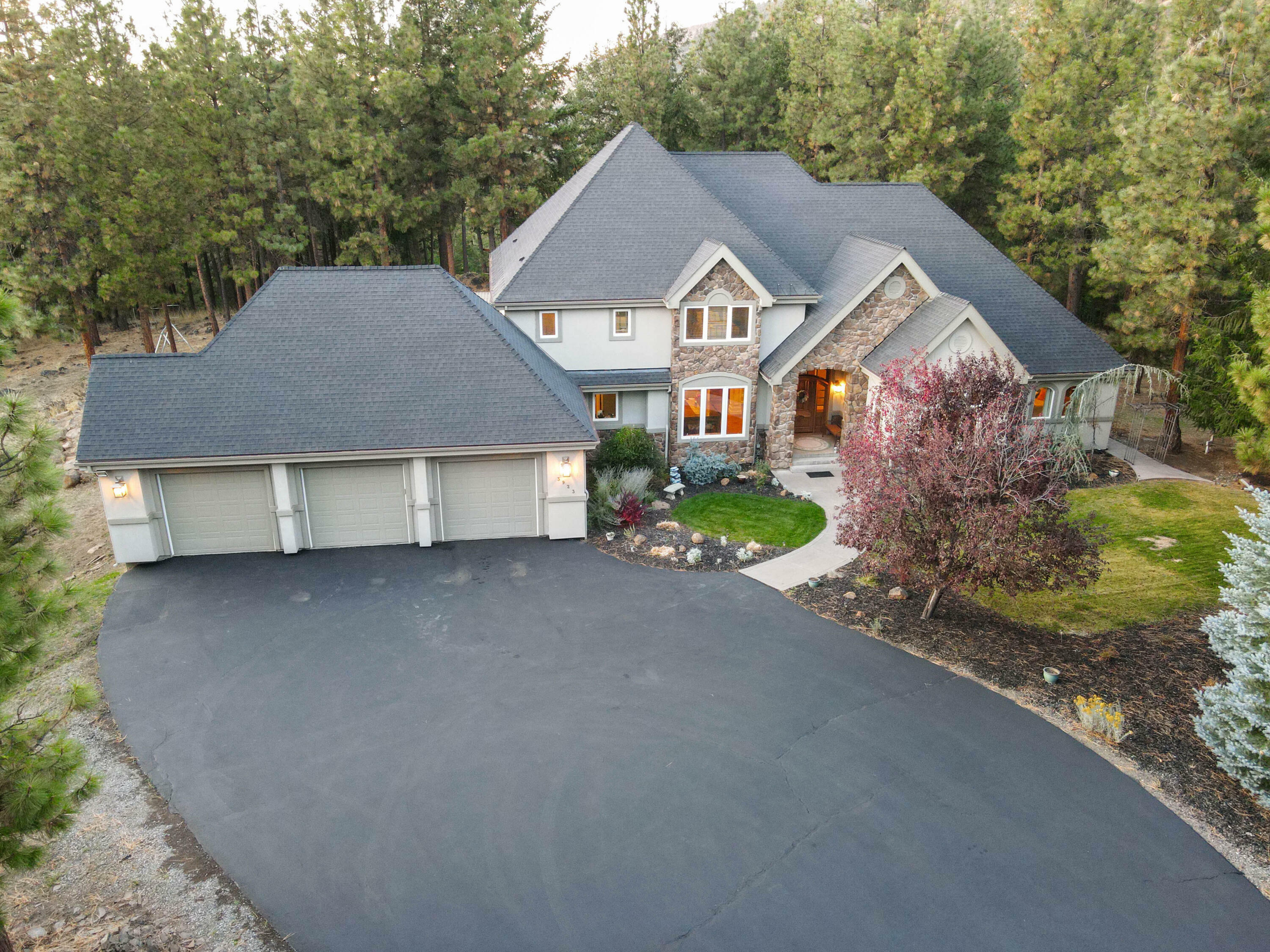 Property Photo:  3923 Scott Valley Drive  OR 97601 