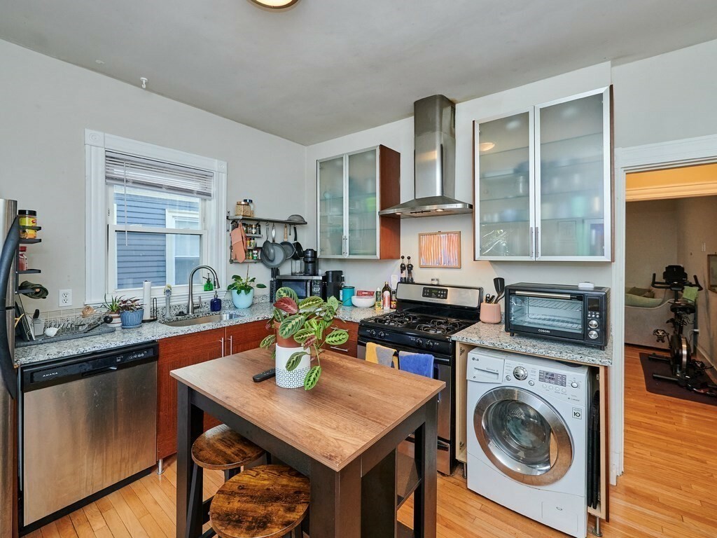 Property Photo:  456 Medford St 2  MA 02145 