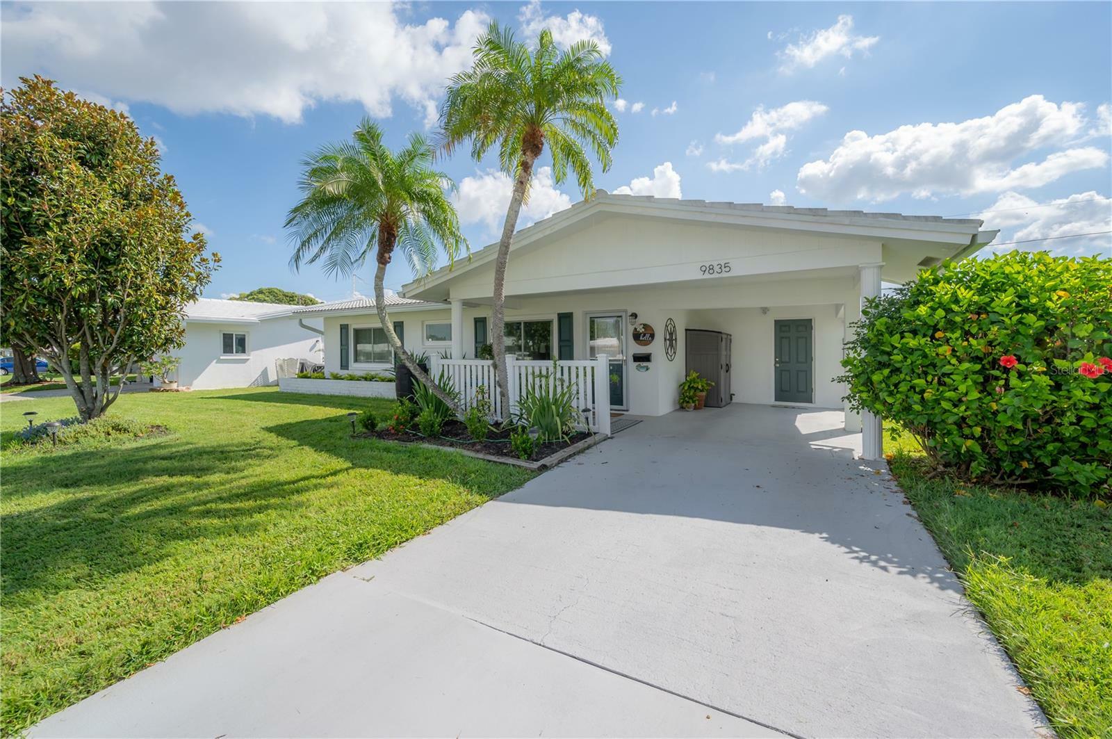 Property Photo:  9835 Mainlands Boulevard W  FL 33782 