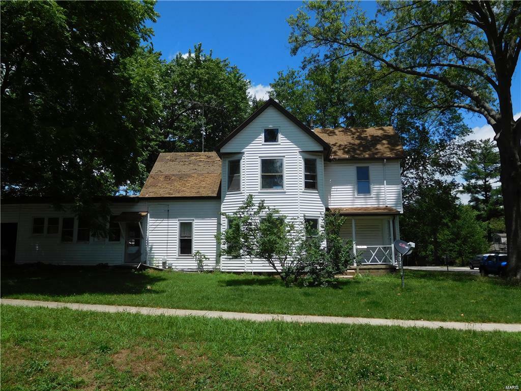 723 St. John Street  Greenville IL 62246 photo