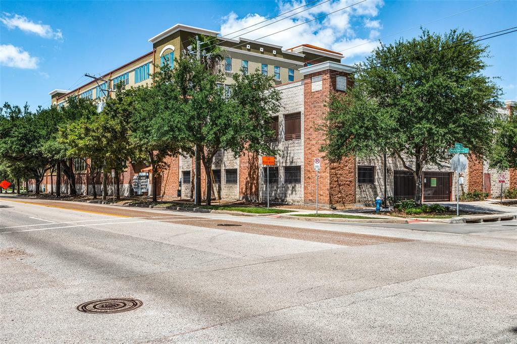 Property Photo:  2323 Polk Street 207  TX 77003 