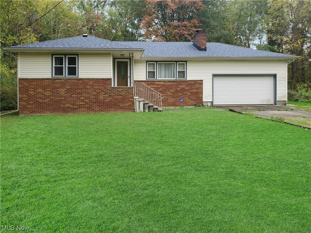 Property Photo:  1294 Ashland Avenue  OH 44446 