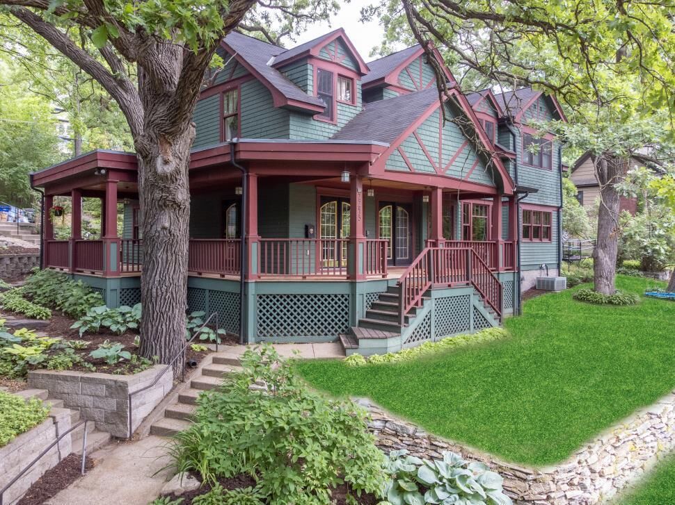Property Photo:  2243 Hillside Avenue  MN 55108 
