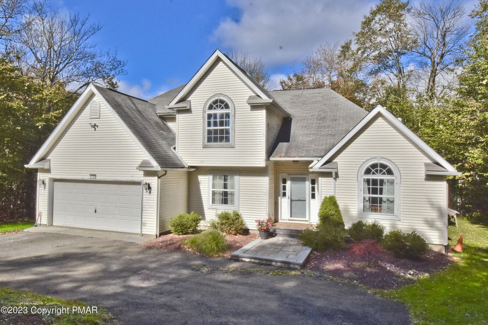 Property Photo: 1109 White Birch Lane PA 18466