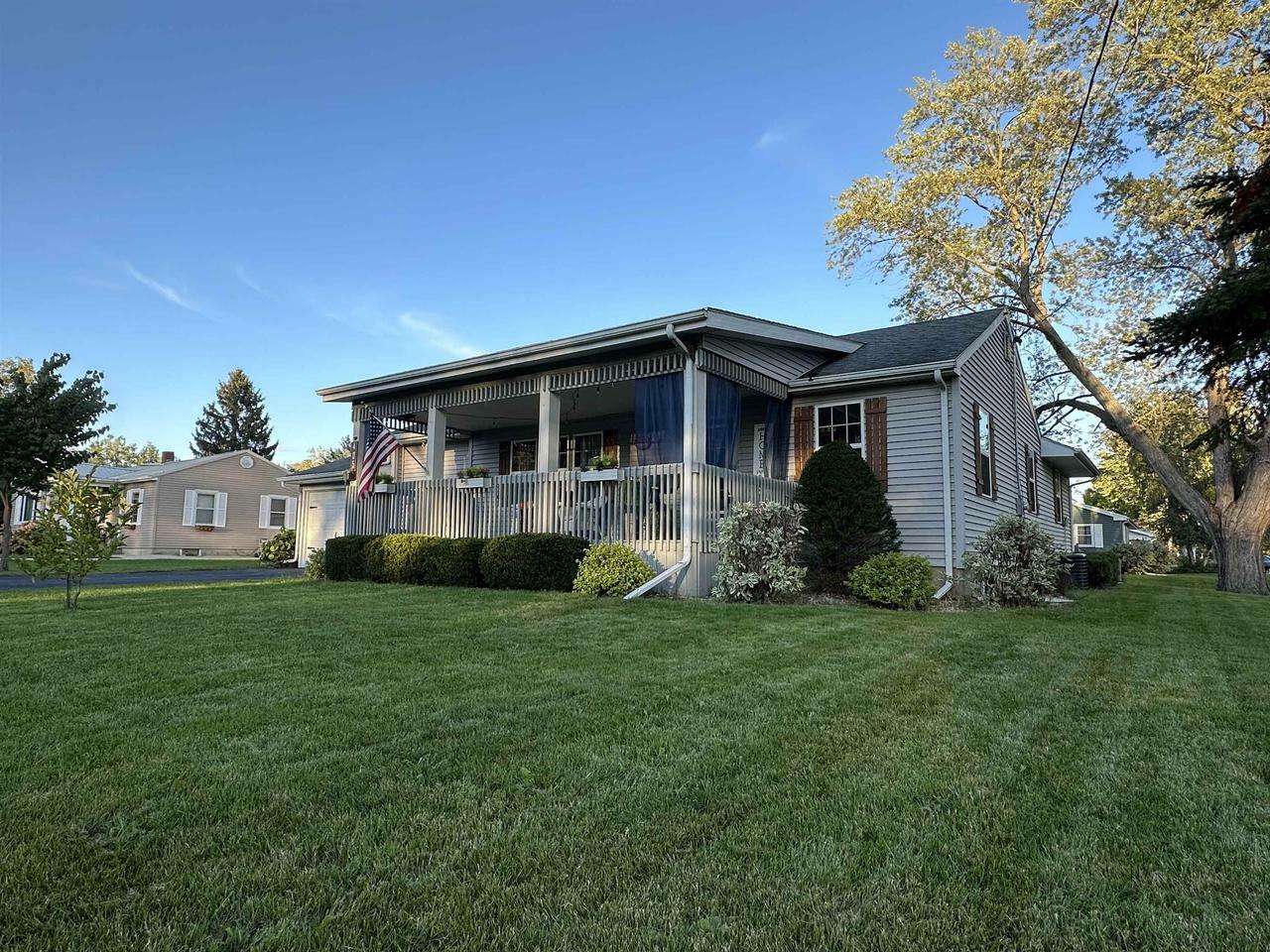 Property Photo:  405 Ritsher Street  WI 53511 