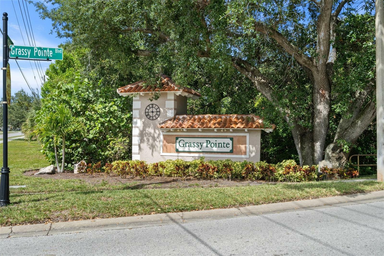 Property Photo:  1810 Longview Lane  FL 34689 