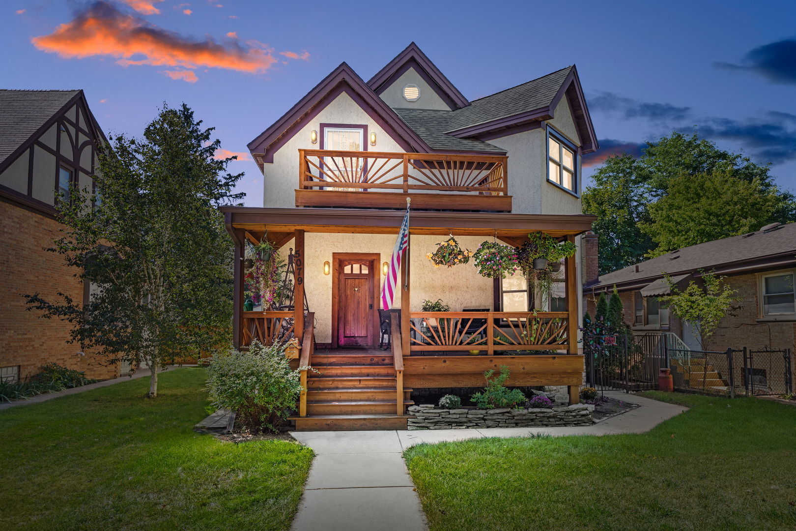 Property Photo: 5079 W Catalpa Avenue IL 60630