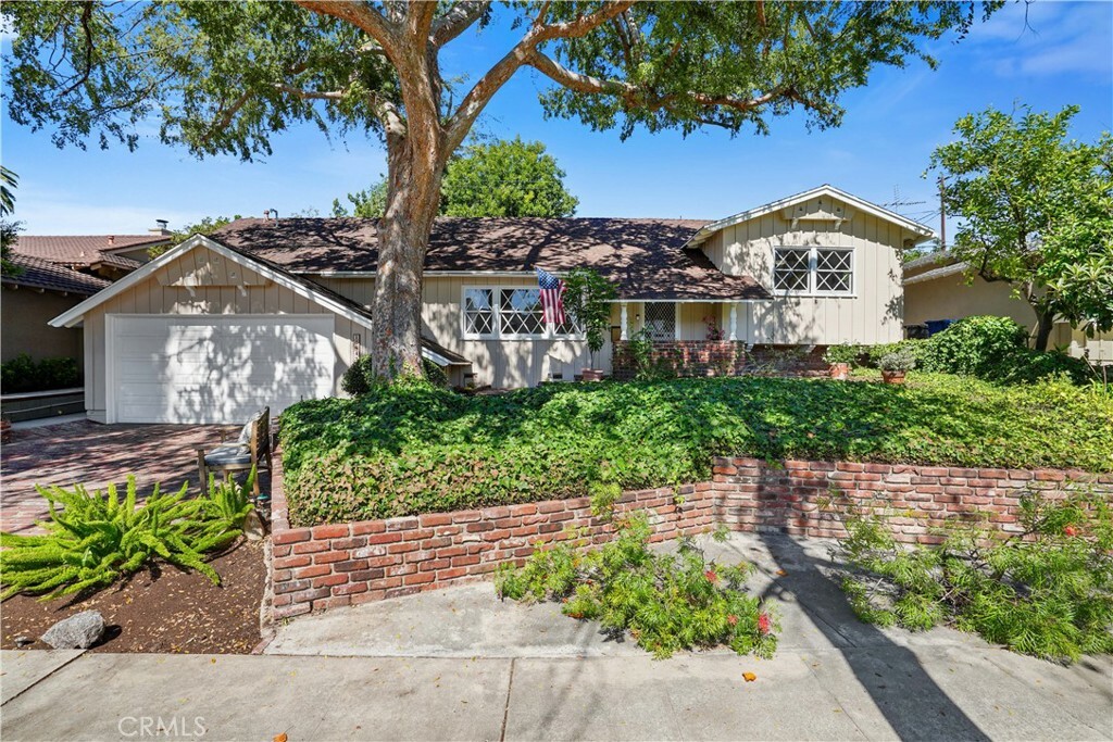 16843 Liggett Street  Northridge CA 91343 photo