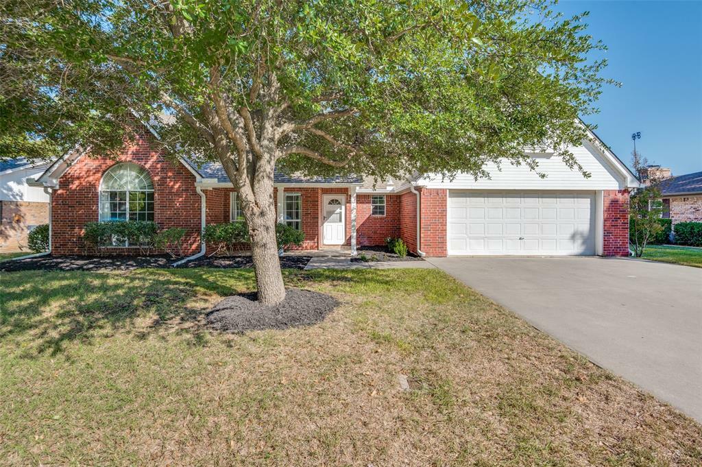 Property Photo:  204 Diane Drive  TX 76266 