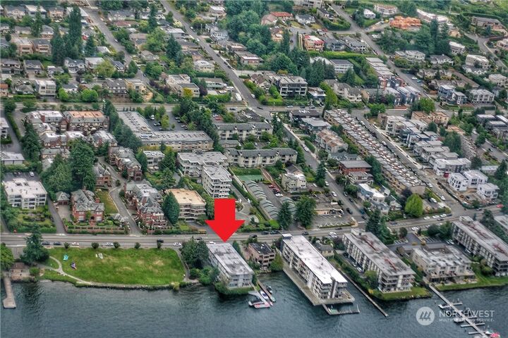 MLS2171162 6501 Lake Washington Boulevard W 102, Kirkland, WA 98033