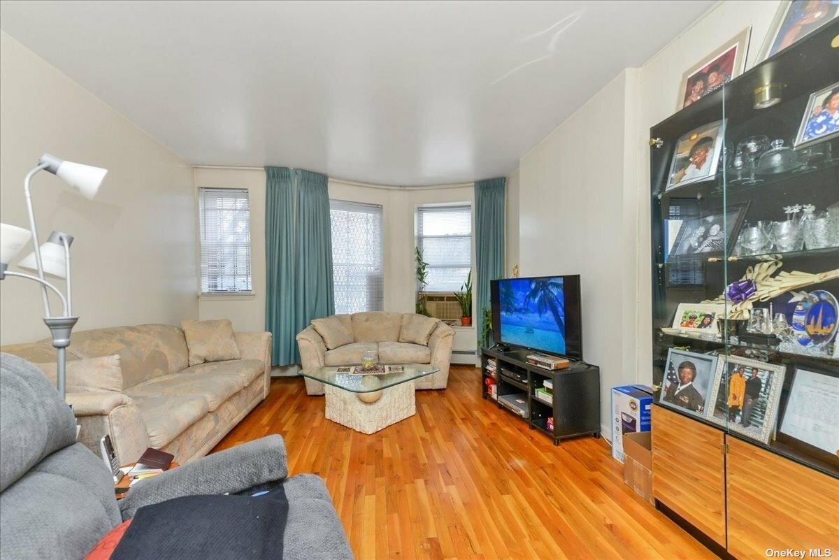 Property Photo:  478 Bainbridge Street 3A  NY 11233 