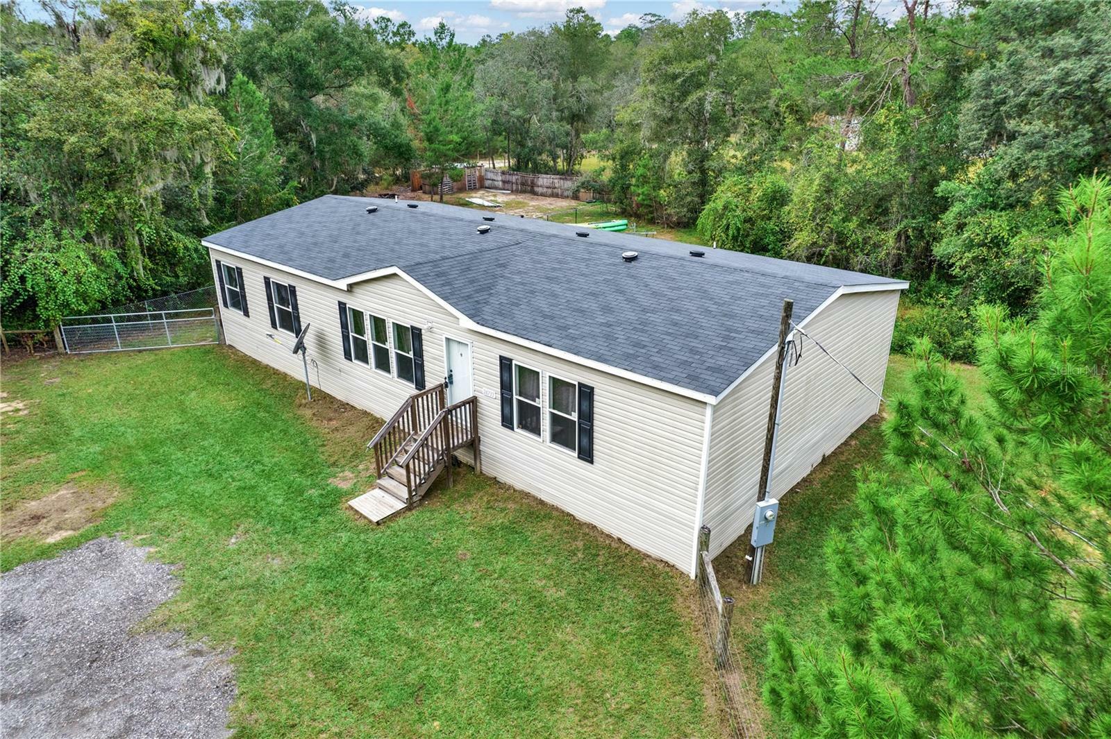 Property Photo:  26733 Chippewa Trail  FL 34601 