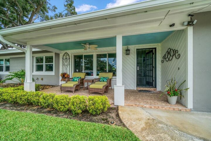 Property Photo:  2895 Renatta Drive  FL 33770 