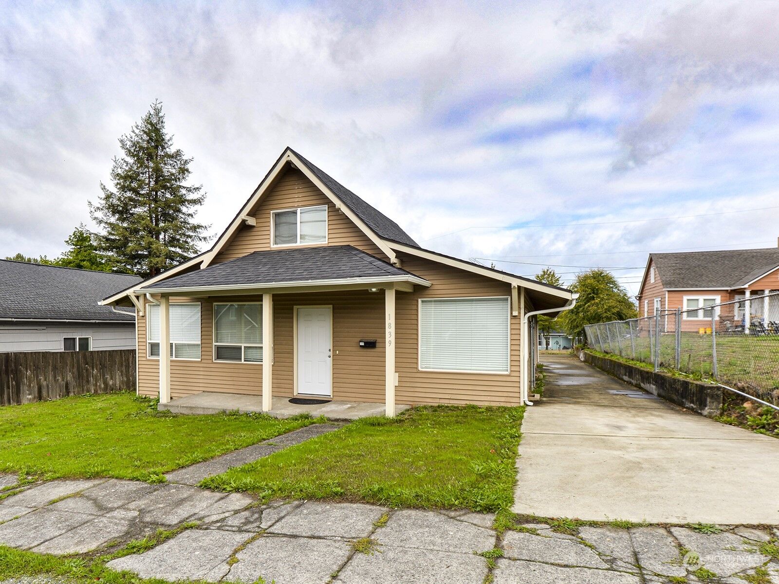 Property Photo: 1839 E Fairbanks Street WA 98404